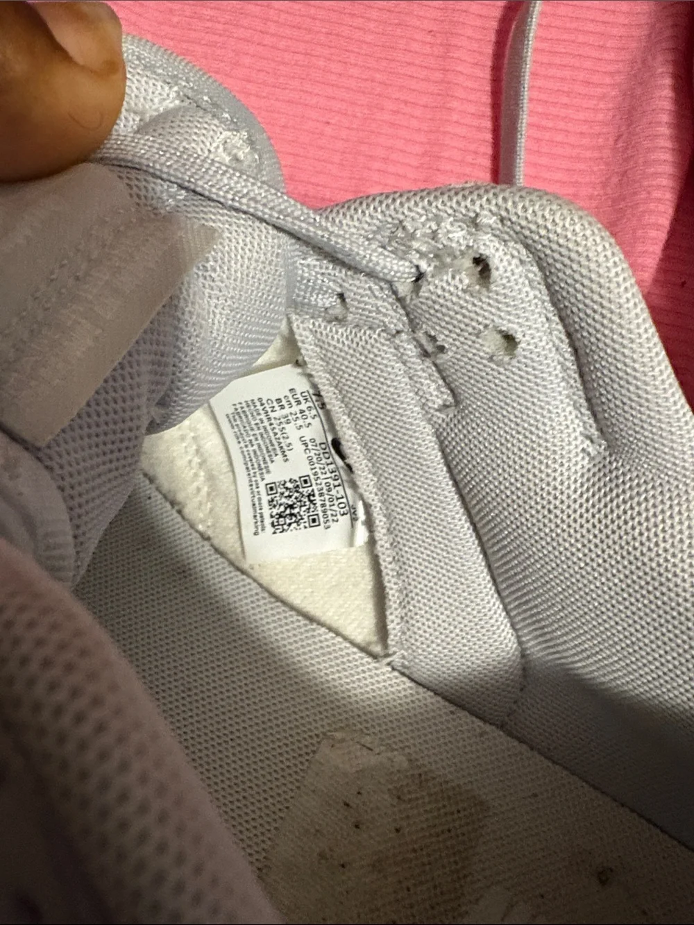 Nike Women’s Sneakers in White and Light Gray